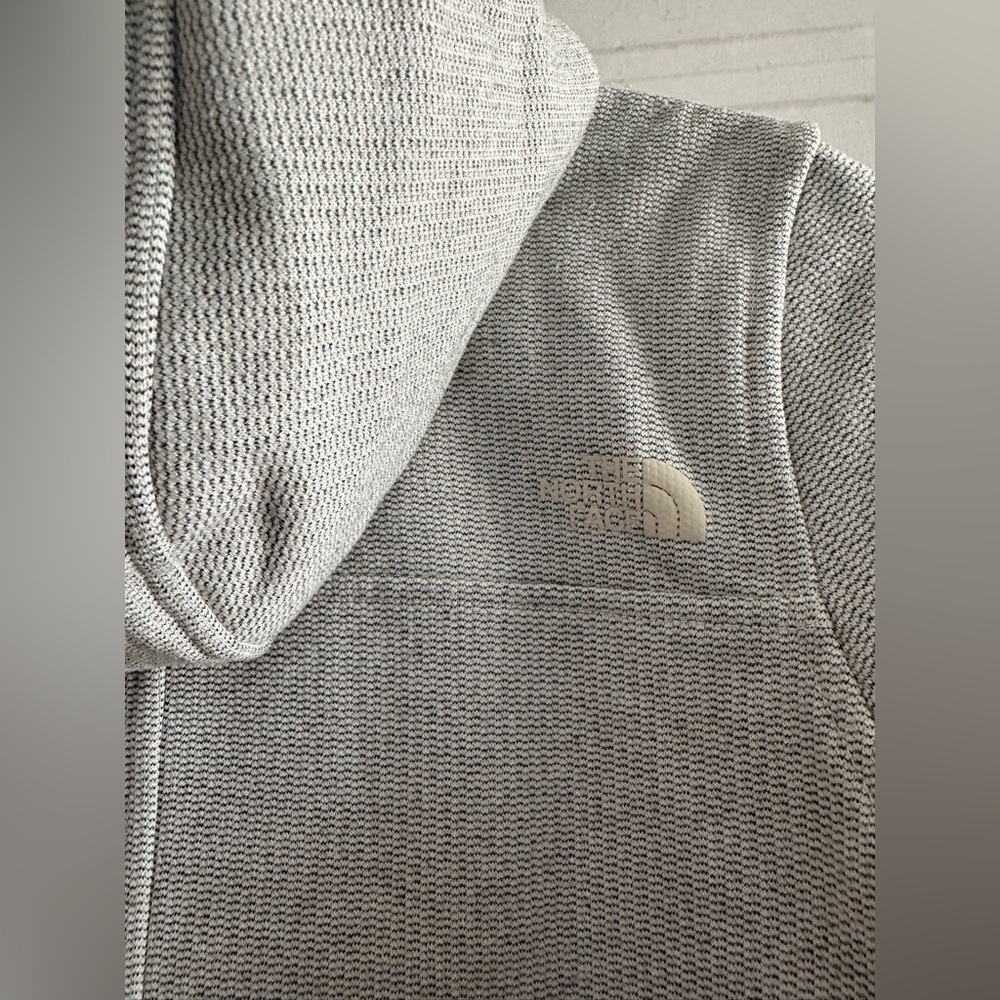 The North Face Women’s Heather Gray 1/4-Snap Hooded Pullover - XS - Picture 8 of 9